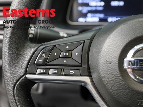 Used 2022 Nissan Leaf S image 15