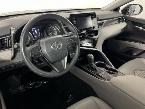 Used 2024 Toyota Camry SE w/ Convenience Package FWD image 22