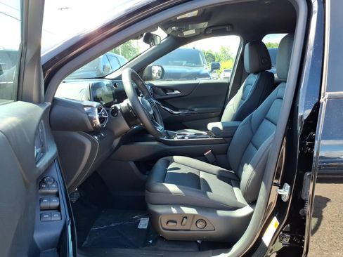 New 2026 Chevrolet Equinox LT w/ Convenience Package II FWD image 13