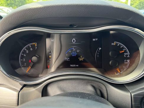 Used 2020 Jeep Grand Cherokee Limited AWD/4WD image 26