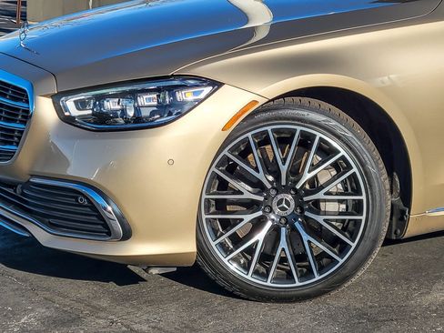 Used 2022 Mercedes-Benz S 500 4MATIC image 3