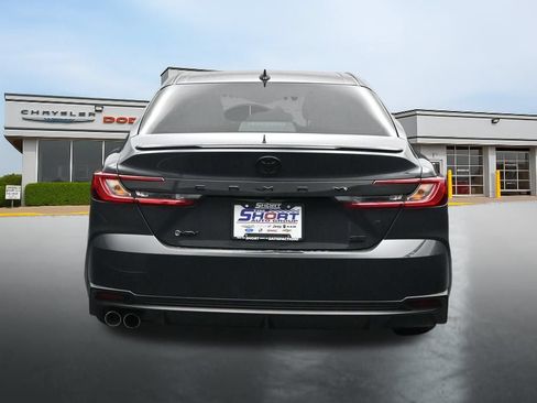 Used 2026 Toyota Camry SE FWD image 4