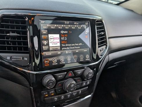 Used 2021 Jeep Grand Cherokee Laredo X image 17