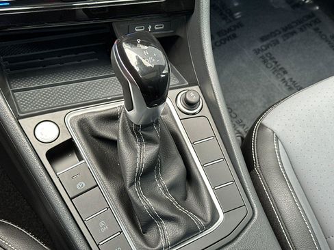 New 2026 Volkswagen Jetta SE FWD image 19