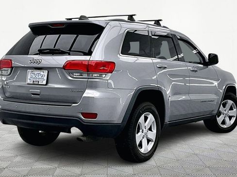 Used 2018 Jeep Grand Cherokee Laredo image 2