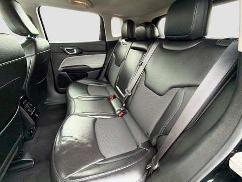 Used 2022 Jeep Compass Latitude w/ Convenience Group image 20