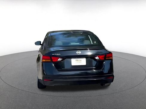 Used 2025 Nissan Altima 2.5 SV image 16