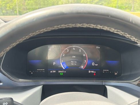 Used 2022 Volkswagen Taos SE w/ Panoramic Sunroof Package image 21