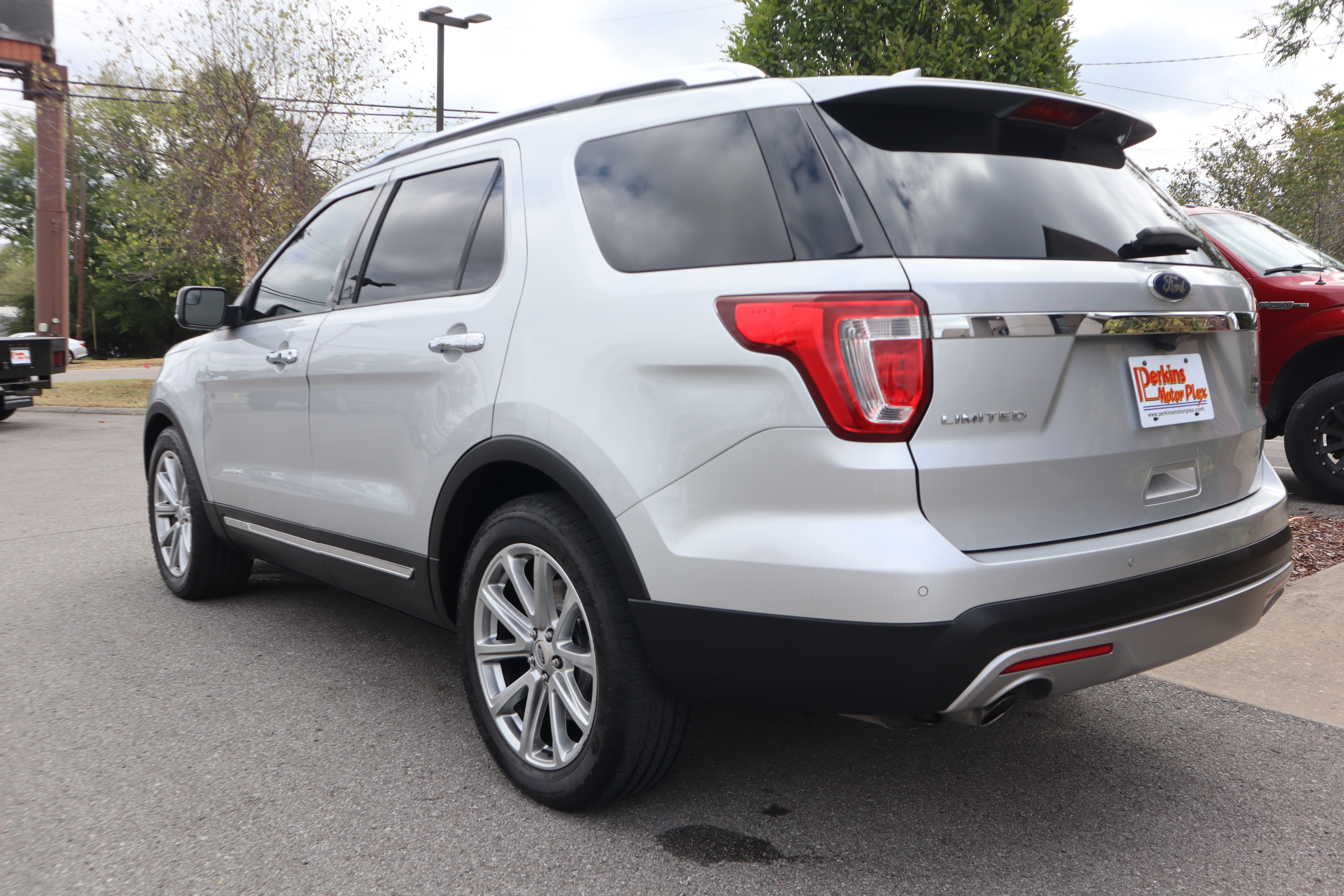Used 2017 Ford Explorer Limited FWD image 8