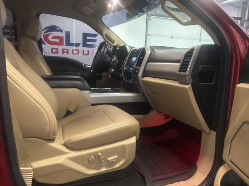Used 2019 Ford F250 Lariat w/ Chrome Package image 39