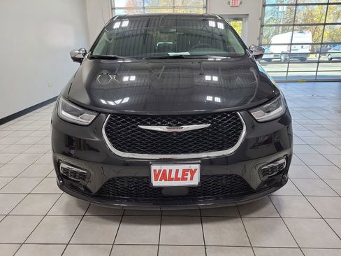 Used 2023 Chrysler Pacifica Limited image 51