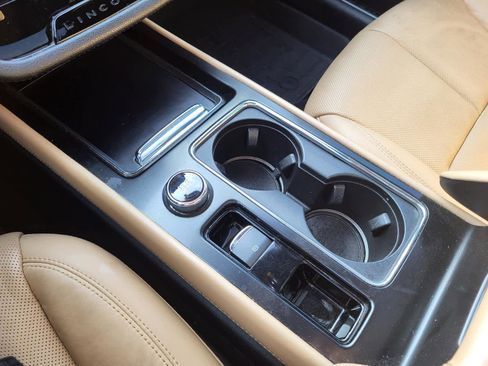 Used 2020 Lincoln Corsair Reserve w/ Rear Removable Package Tray image 23