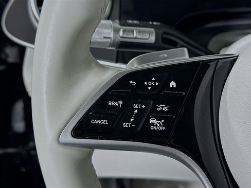 Used 2023 Mercedes-Benz EQS 580 4MATIC SUV image 16