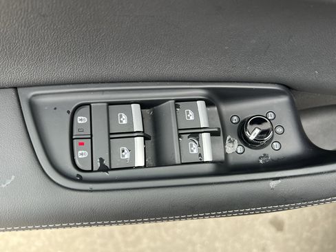 Used 2025 Audi Q8 Premium Plus w/ Premium Plus Package image 15