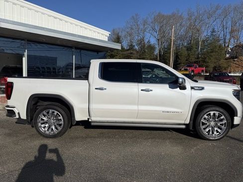 Used 2024 GMC Sierra 1500 Denali w/ Denali Reserve Package image 6