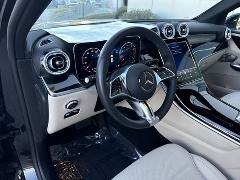 Certified 2025 Mercedes-Benz GLC 300 image 22