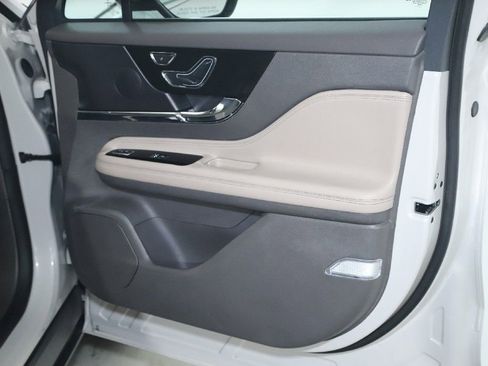 Certified 2024 Lincoln Corsair FWD image 34