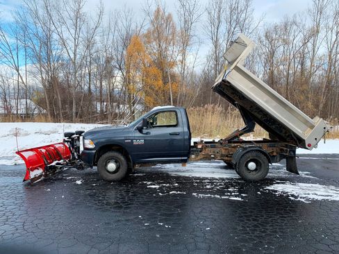 Used 2018 RAM 3500 Tradesman w/ Power Accessory Group image 9