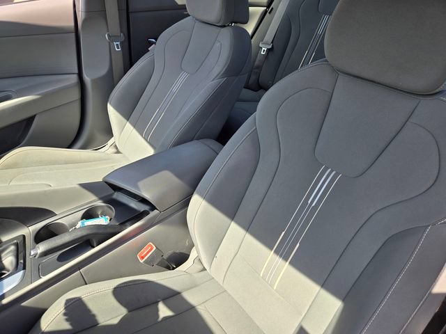 Used 2024 Hyundai Elantra SEL FWD image 11