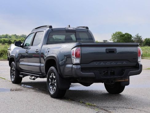Used 2020 Toyota Tacoma TRD Off-Road w/ TRD Premium Off Road Package AWD/4WD image 11