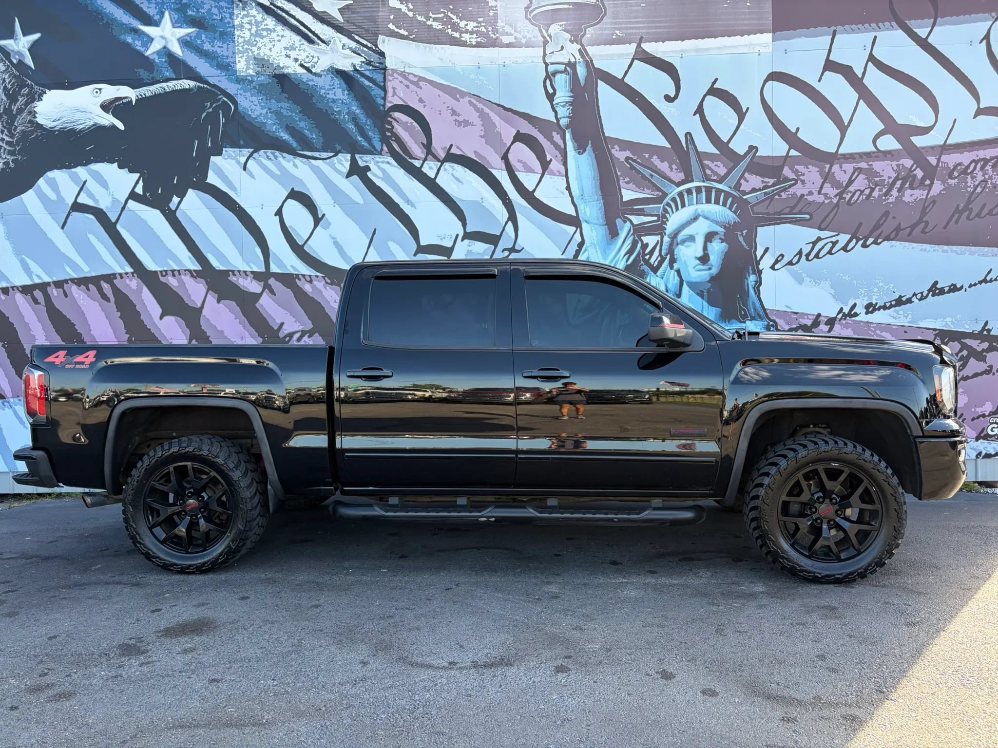 Used 2017 GMC Sierra 1500 SLT AWD/4WD image 1