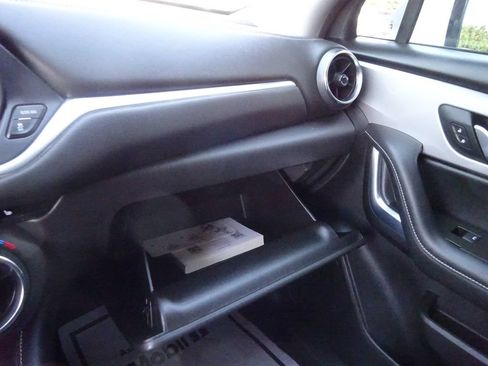 Certified 2024 Chevrolet Blazer LT w/ Convenience Package FWD image 28