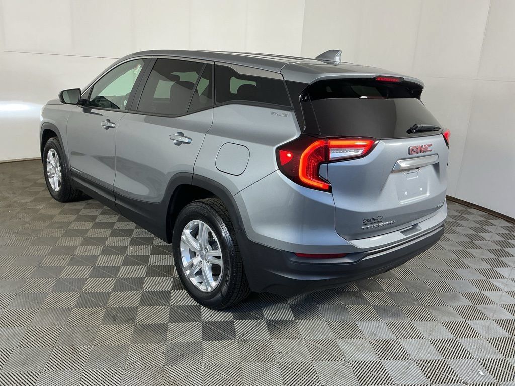 Used 2024 GMC Terrain SLE AWD/4WD image 9
