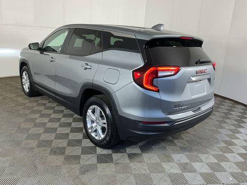 Used 2024 GMC Terrain SLE image 9