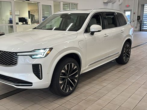 New 2026 Volvo XC90 T8 Ultra w/ Protection Package Premier AWD/4WD image 9