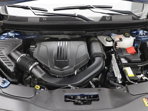 Used 2025 Chevrolet Traverse LT image 27