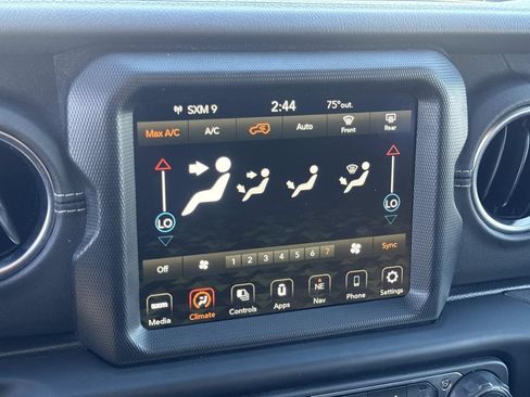 Used 2023 Jeep Wrangler Unlimited Sahara w/ LED Lighting Group AWD/4WD image 11