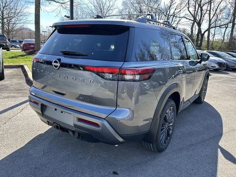 New 2026 Nissan Pathfinder SL w/ SL Premium Package AWD/4WD image 7