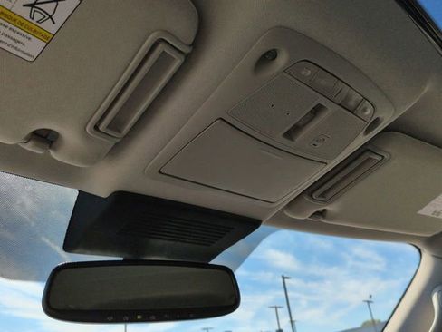 Used 2022 Nissan Armada SL image 22