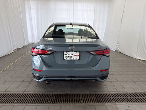 Used 2025 Nissan Sentra SR FWD image 5