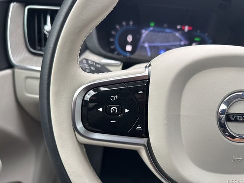 Used 2023 Volvo XC60 T8 Plus image 30