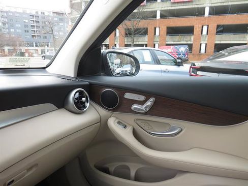 Certified 2022 Mercedes-Benz GLC 300 GLC 300 4MATIC image 16