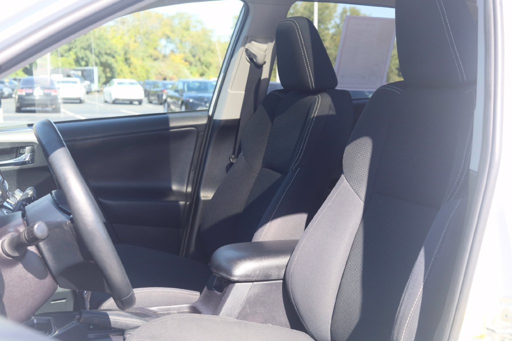 Used 2018 Toyota RAV4 Adventure w/ Cold Weather Package AWD/4WD image 17