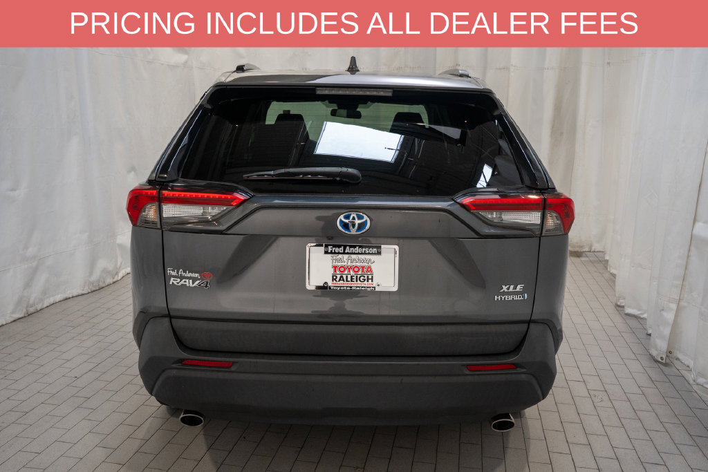 Used 2021 Toyota RAV4 XLE AWD/4WD image 4