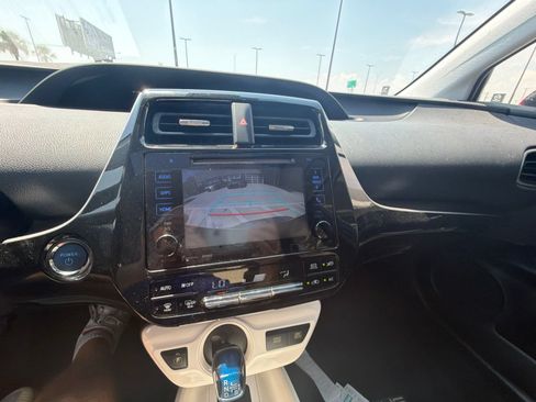 Used 2016 Toyota Prius Three w/ Advanced Technology Package FWD image 16
