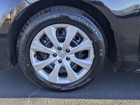 Used 2025 Toyota Corolla LE image 27