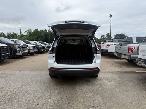 Used 2021 Jeep Grand Cherokee L Limited RWD image 45