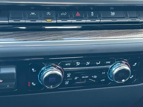 New 2026 GMC Sierra 1500 Elevation image 17