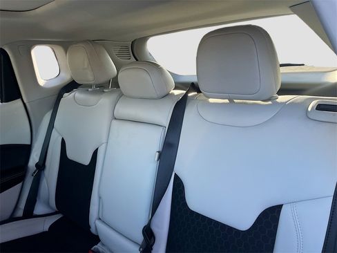 Used 2020 Jeep Compass Latitude image 24