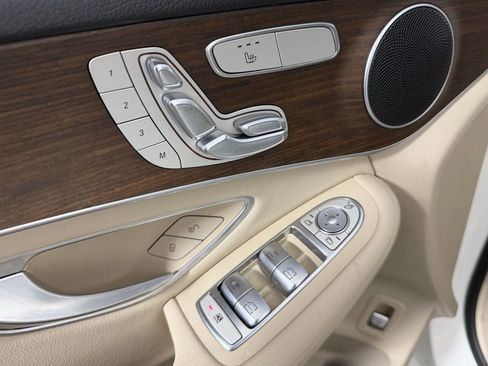 Used 2022 Mercedes-Benz GLC 300 image 21