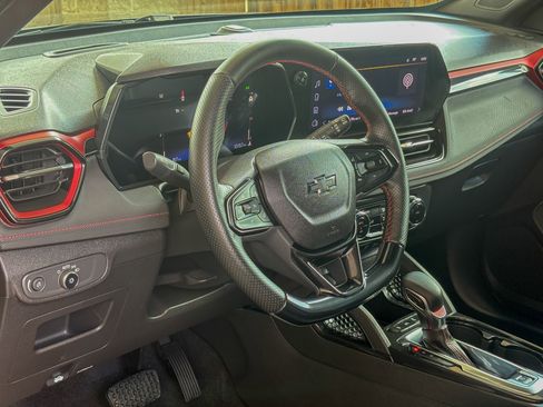 Used 2025 Chevrolet TrailBlazer RS w/ Convenience Package FWD image 23