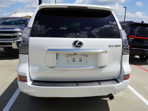 Used 2023 Lexus GX 460 Premium w/ Premium Package AWD/4WD image 6