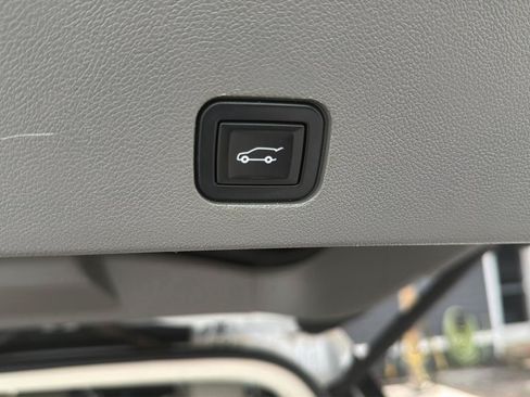 Used 2021 Cadillac XT6 Premium Luxury FWD image 22