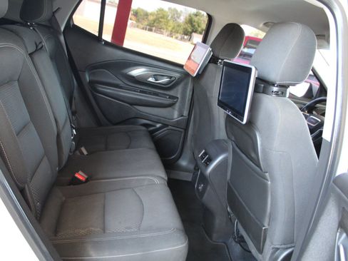 Used 2022 GMC Terrain SLE FWD image 19