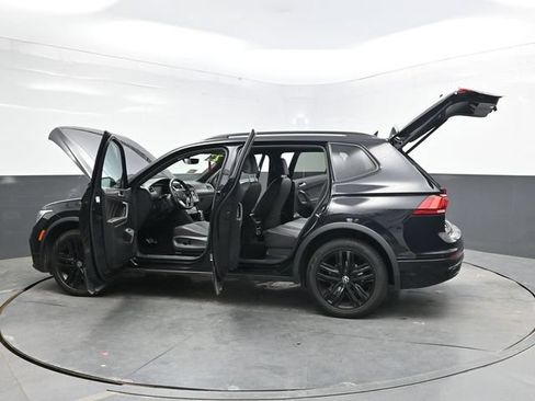 Used 2022 Volkswagen Tiguan SE R-Line AWD/4WD image 36