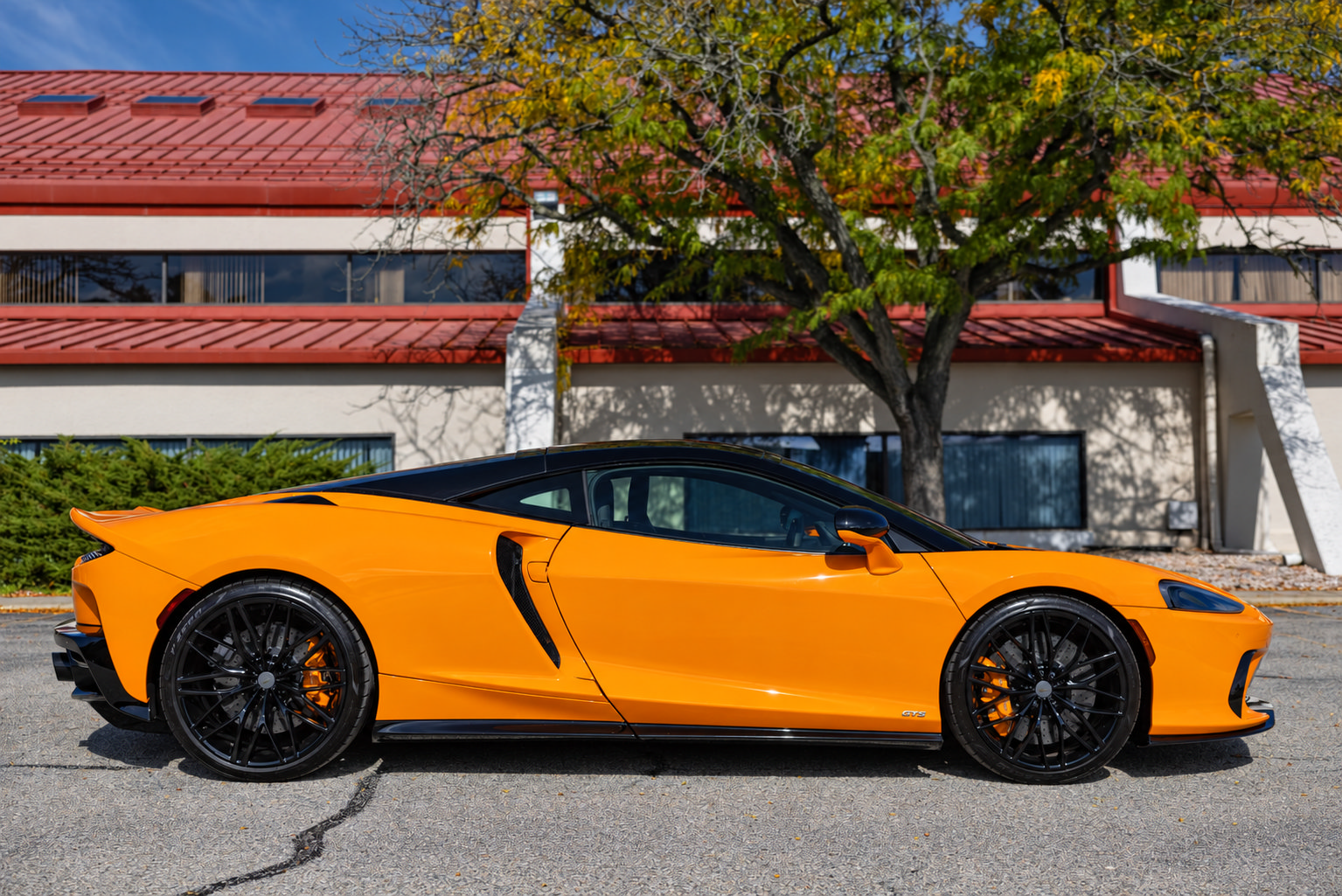 Used 2025 McLaren GTS RWD image 7